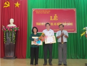 Đảng ủy xã Thanh Bình tổ chức Lễ trao Huy hiệu Đảng