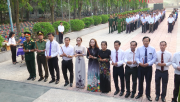 Bình Long và Hớn Quản viếng nghĩa trang liệt sỹ nhân kỷ niệm 44 năm ngày giải phóng tỉnh Bình Phước