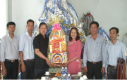 Lãnh đạo huyện Hớn Quản thăm, tặng quà  các tổ chức tôn giáo nhân dịp Tết cổ truyền của dân tộc